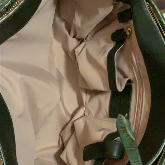 Cole Haan green Leather BAG. Gold hardware.Beautiful, Excellent condition - Picture 5 of 6